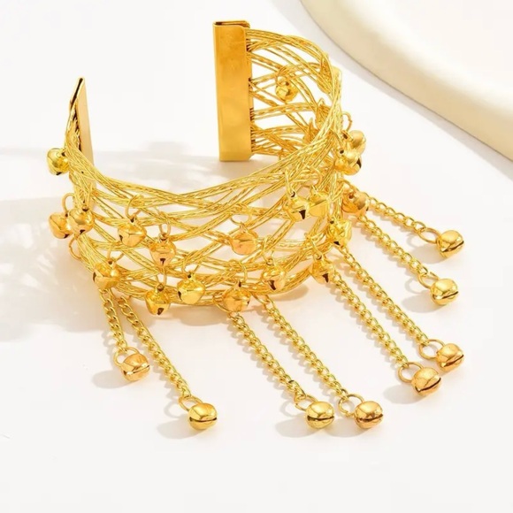 Chic Gold Mesh Bracelet with Dangling Beads - Picture 5 of 9